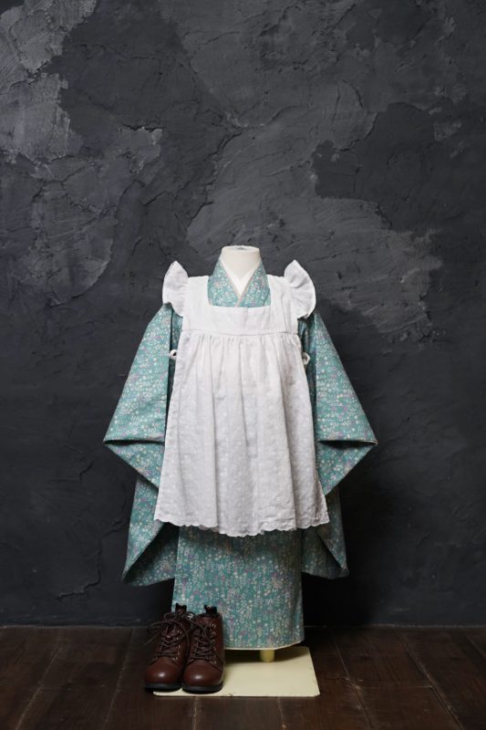 子供写真スタジオStudioHome鎌倉店で仕入れた3歳女の子の着物の写真。